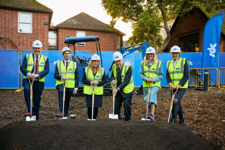 Groundbreaking shot with St Edmund Hall and project partners