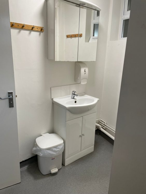 Bathroom at 10 Circus Street