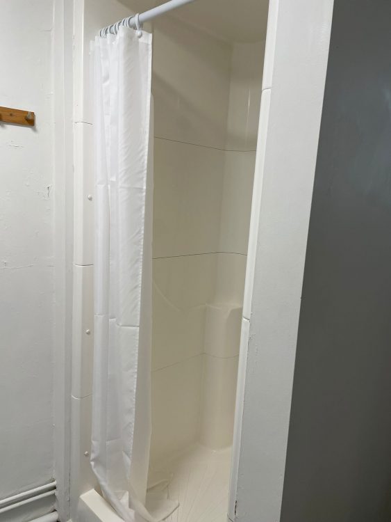 Shower at 10 Circus Street