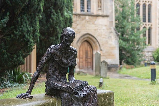 The statue of St Edmund, by Rodney Munday, in the College churchyard The statue of St Edmund, by Rodney Munday, in the College churchyard