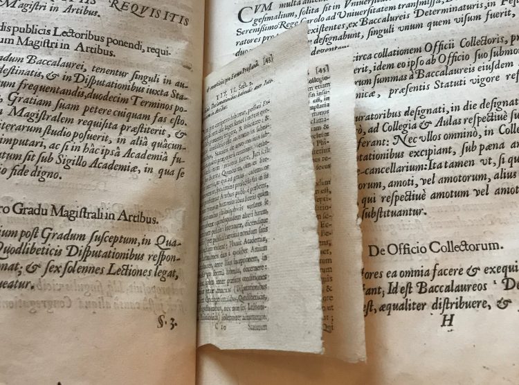 Printed emendation of a statue bound in St Edmund Hall copy