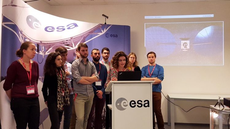 Lucy Kissick giving a presentation at the European Space Agency Academy