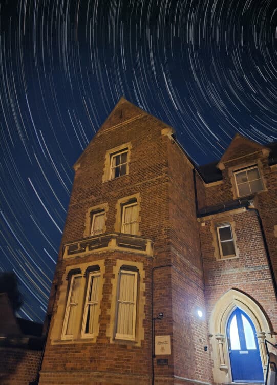 1 Crick road under the stars