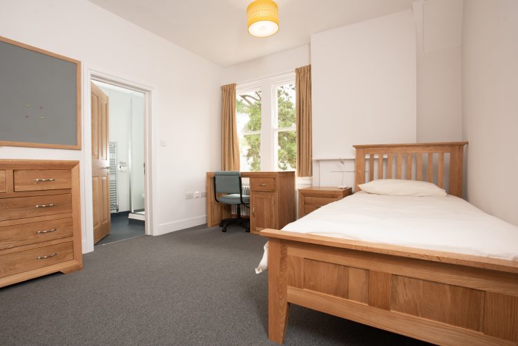 Room 2-5 at 26 Norham Gardens