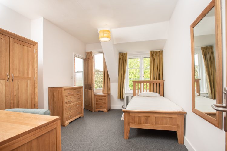 Room 2-2 at 26 Norham Gardens