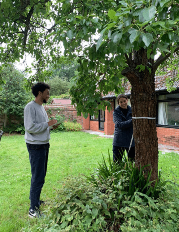 2 Graduates taking part in St Edmund Hall biodiversity audit