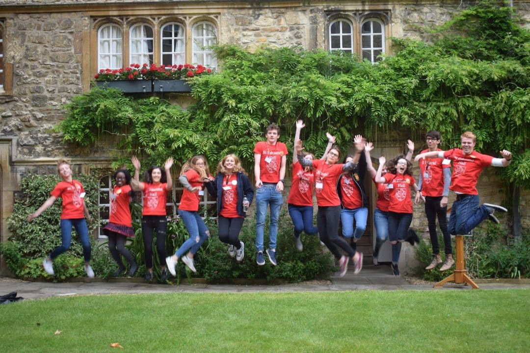 Student Helpers in the Front Quad during the 2017 Open Day