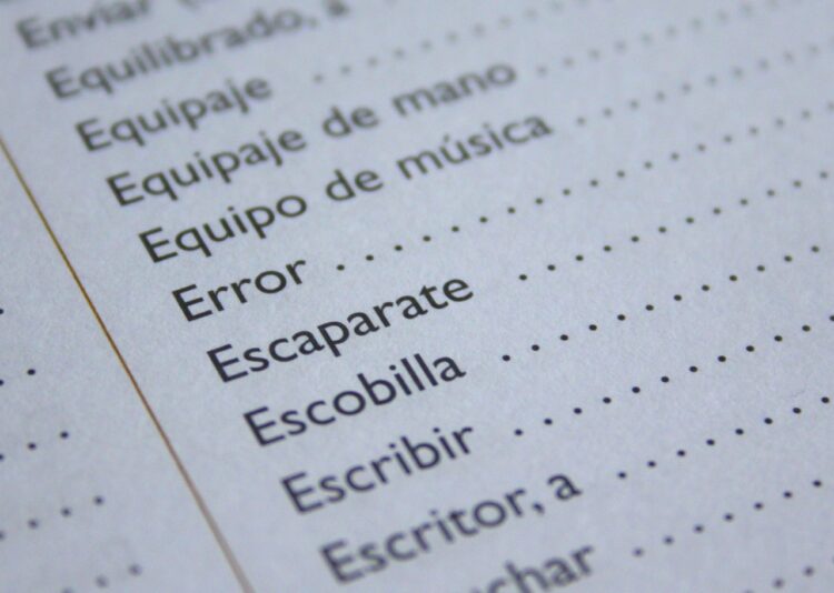 A photo of a Spanish dictionary with the focus on the word error
